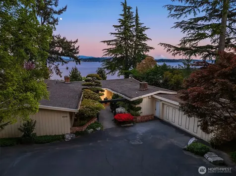 6555 NE Windermere Road Seattle WA 98105