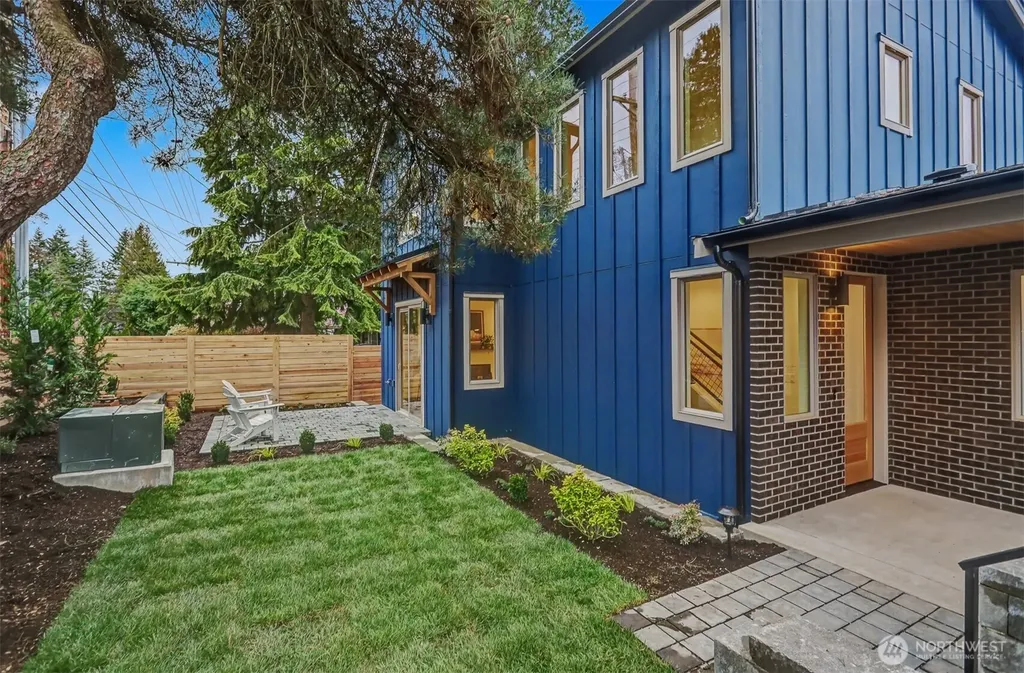 11247 108th Avenue NE Kirkland WA 98033