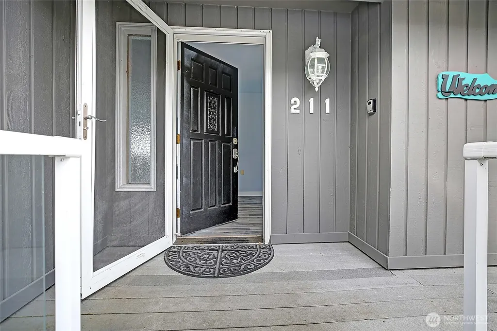 211 Arbor Terrace Camano Island WA 98282