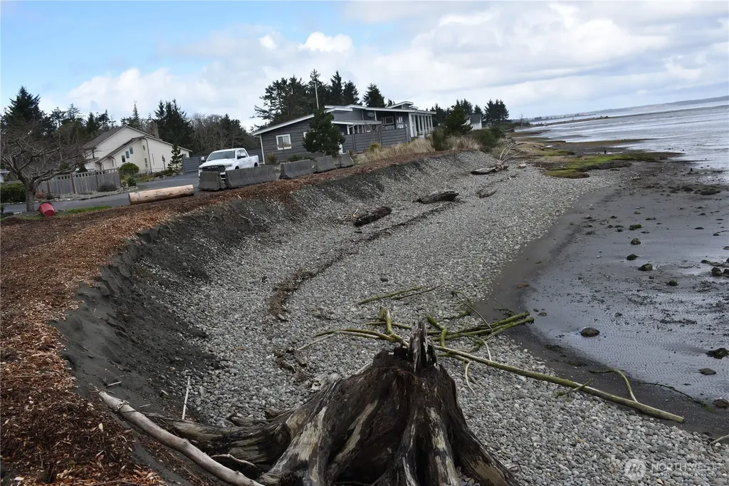 781 Mariner Court SE Ocean Shores WA 98569