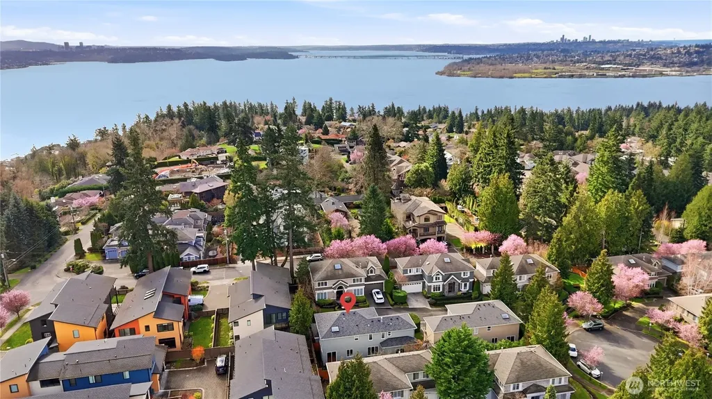 11922 82nd Place NE Kirkland WA 98034