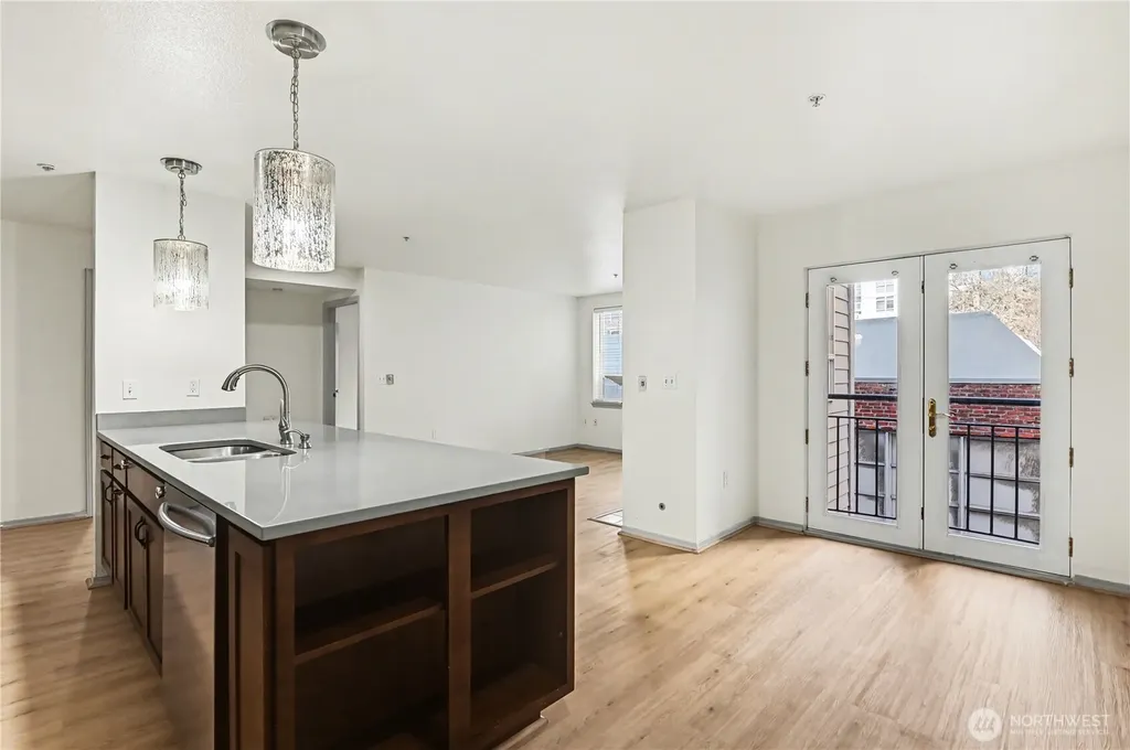 3028 Western Avenue Seattle WA 98121