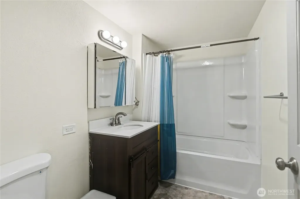 3028 Western Avenue Seattle WA 98121
