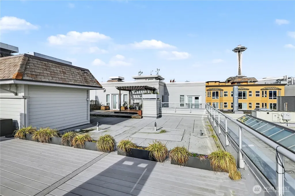 3028 Western Avenue Seattle WA 98121