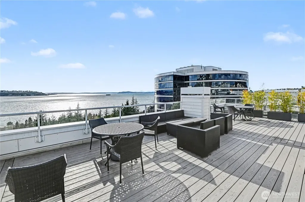 3028 Western Avenue Seattle WA 98121