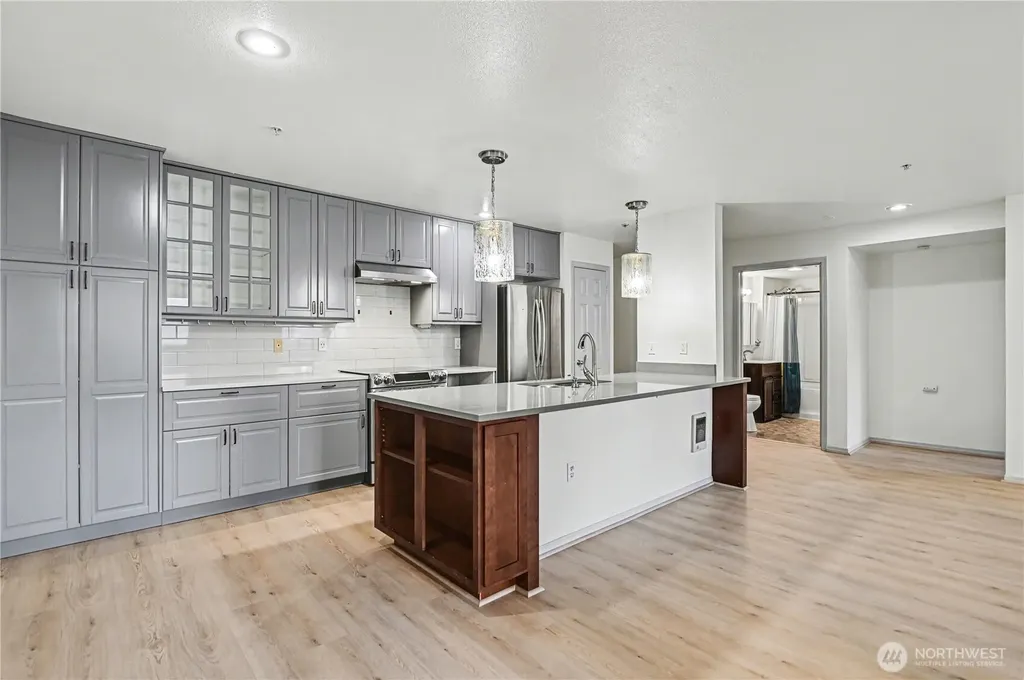 3028 Western Avenue Seattle WA 98121