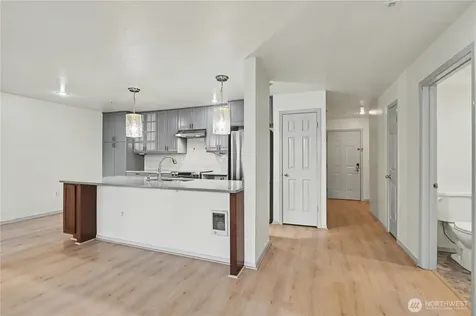 3028 Western Avenue Seattle WA 98121