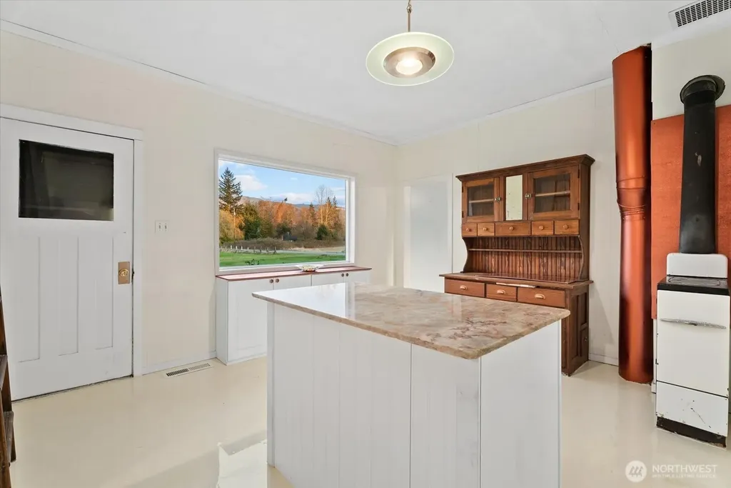 30731 Walberg Road Sedro Woolley WA 98284