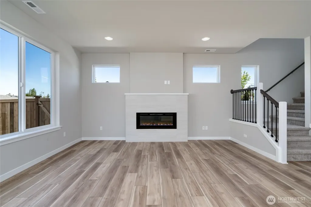 2444 SW Ridgeway Drive Oak Harbor WA 98277