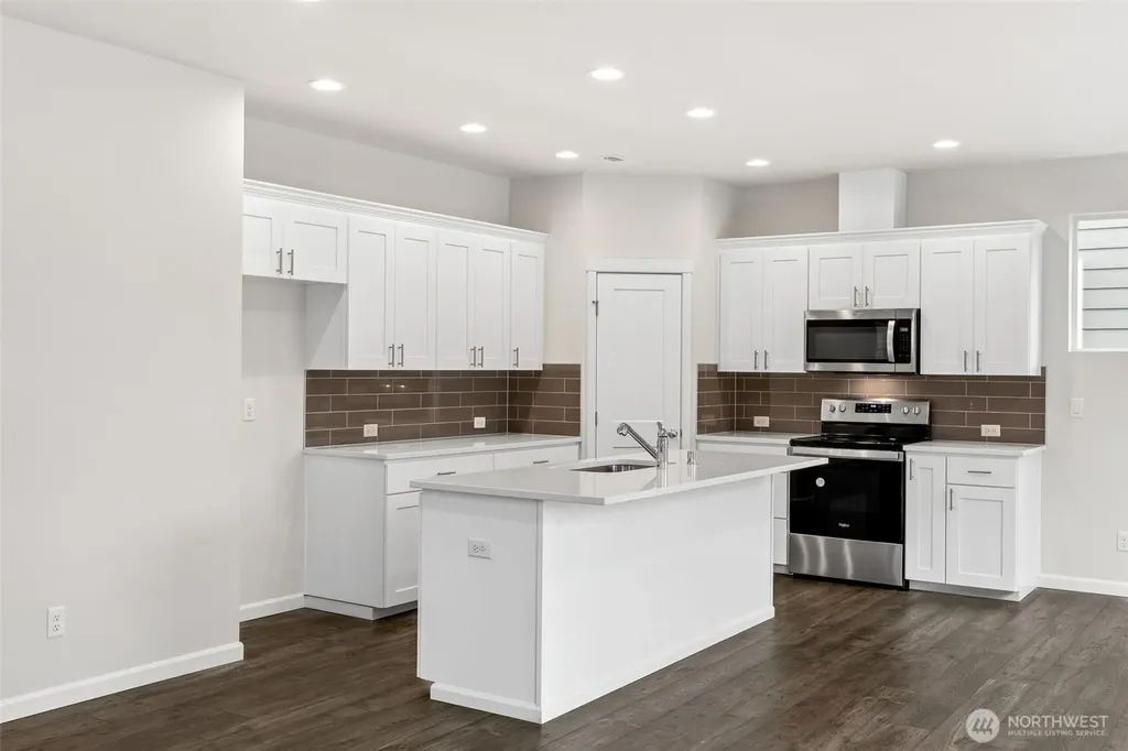 27106 30th Place S Kent WA 98032