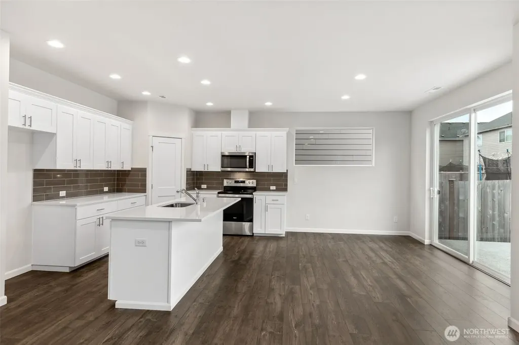 27106 30th Place S Kent WA 98032