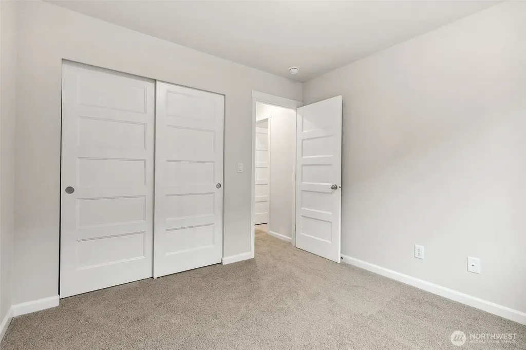 27106 30th Place S Kent WA 98032