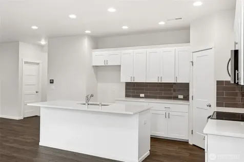 27106 30th Place S Kent WA 98032