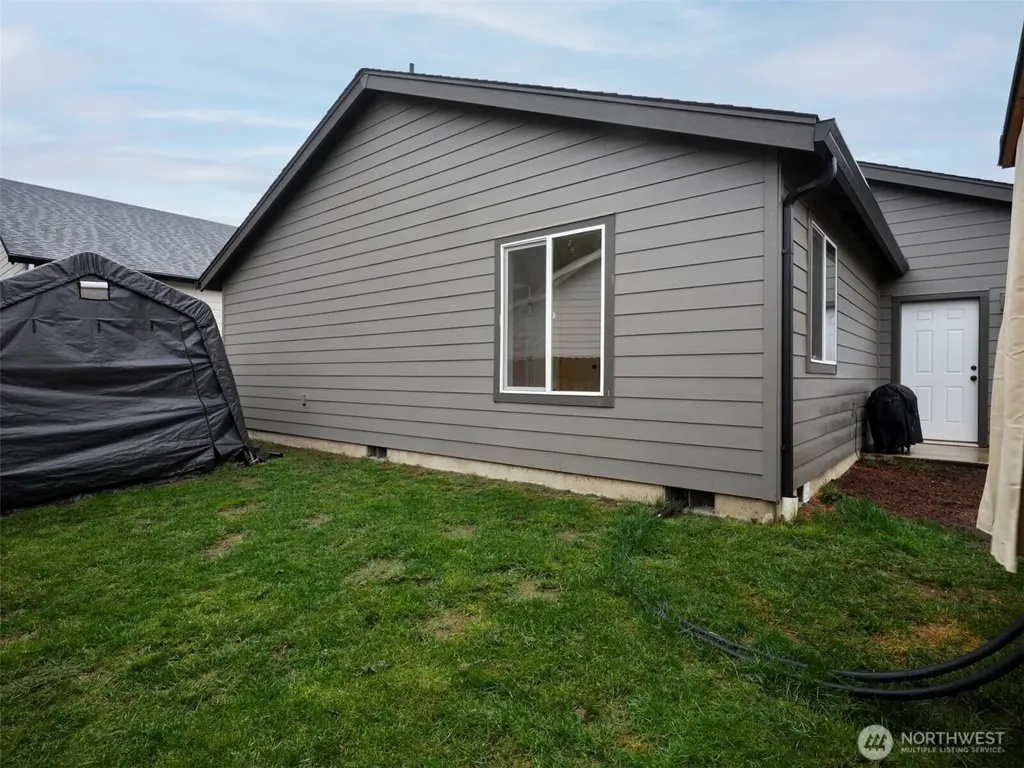 1015 Peach Road Winlock WA 98596