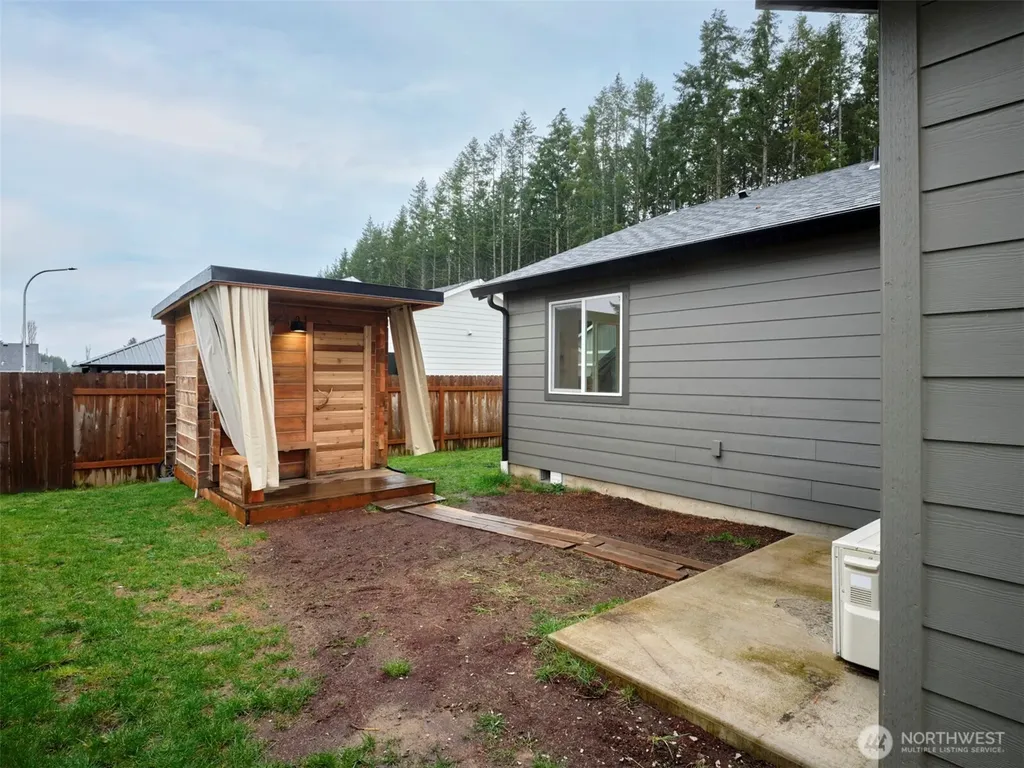 1015 Peach Road Winlock WA 98596