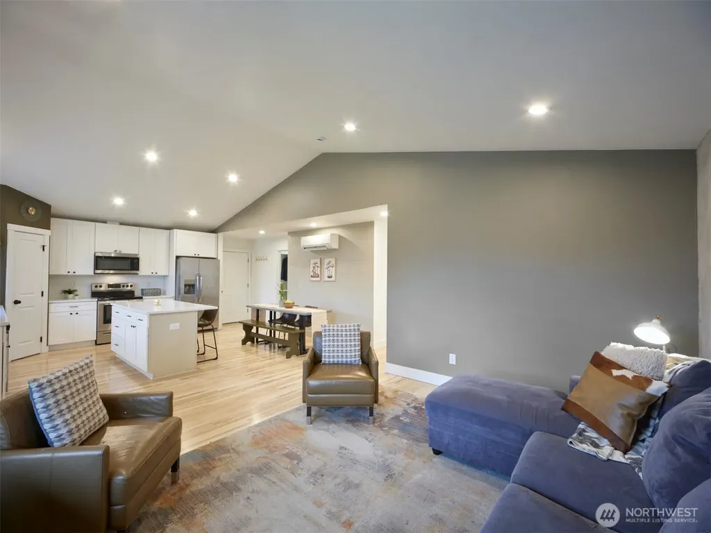 1015 Peach Road Winlock WA 98596