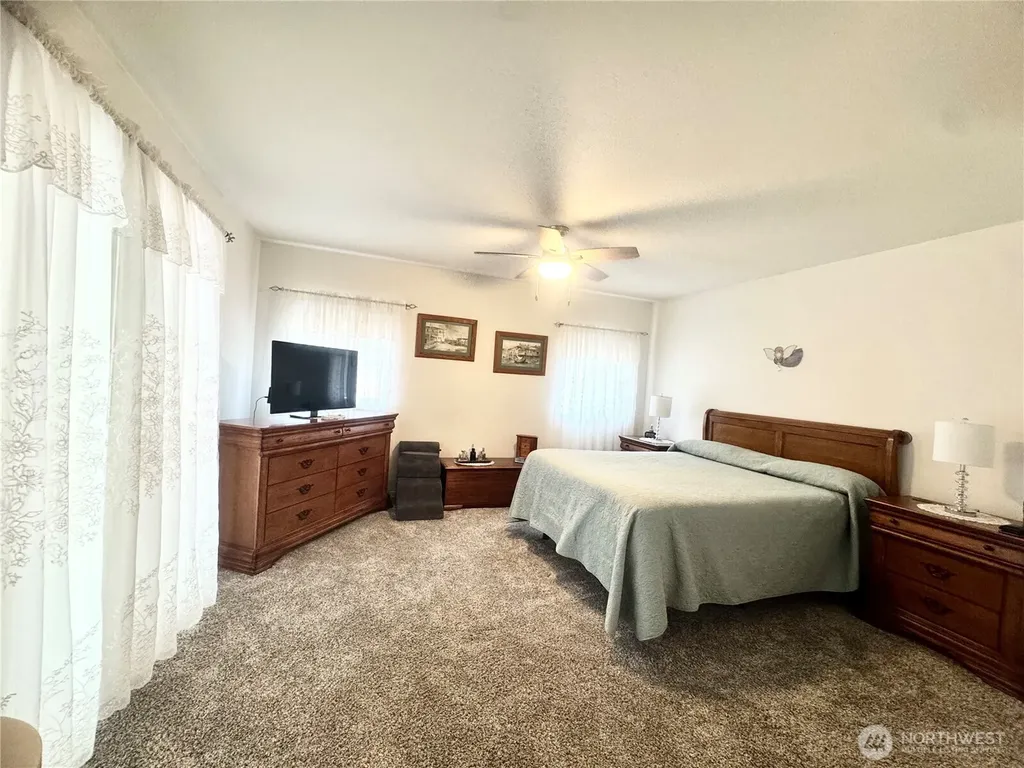 450 E Parkway Boulevard Shelton WA 98584