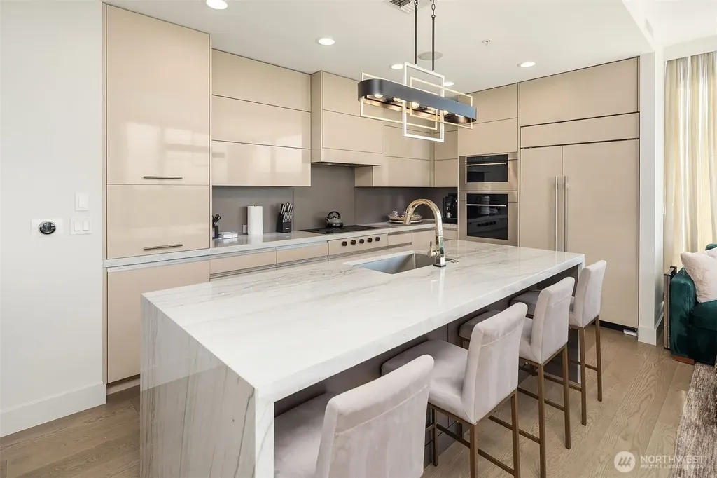 10650 NE 9th Place Bellevue WA 98004