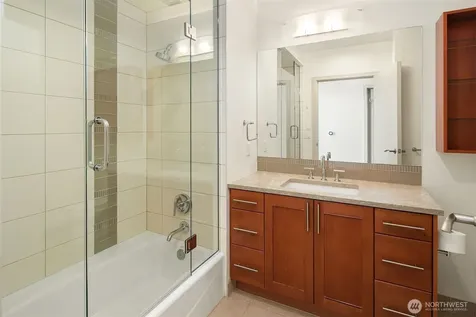 10650 NE 9th Place Bellevue WA 98004