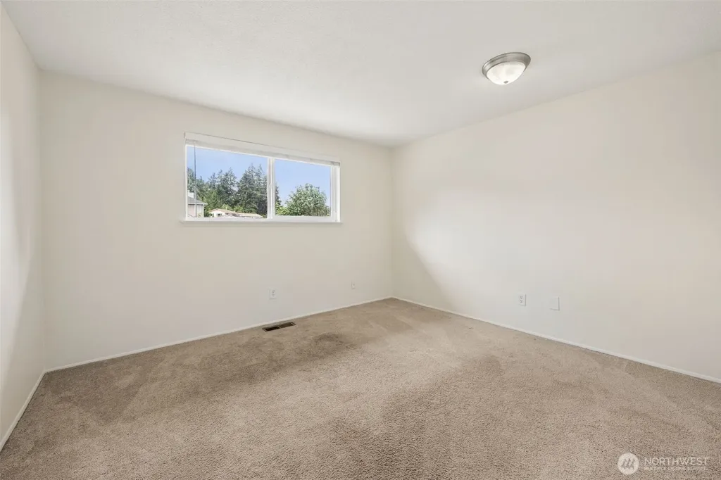 8520 Woodland Avenue E Puyallup WA 98371
