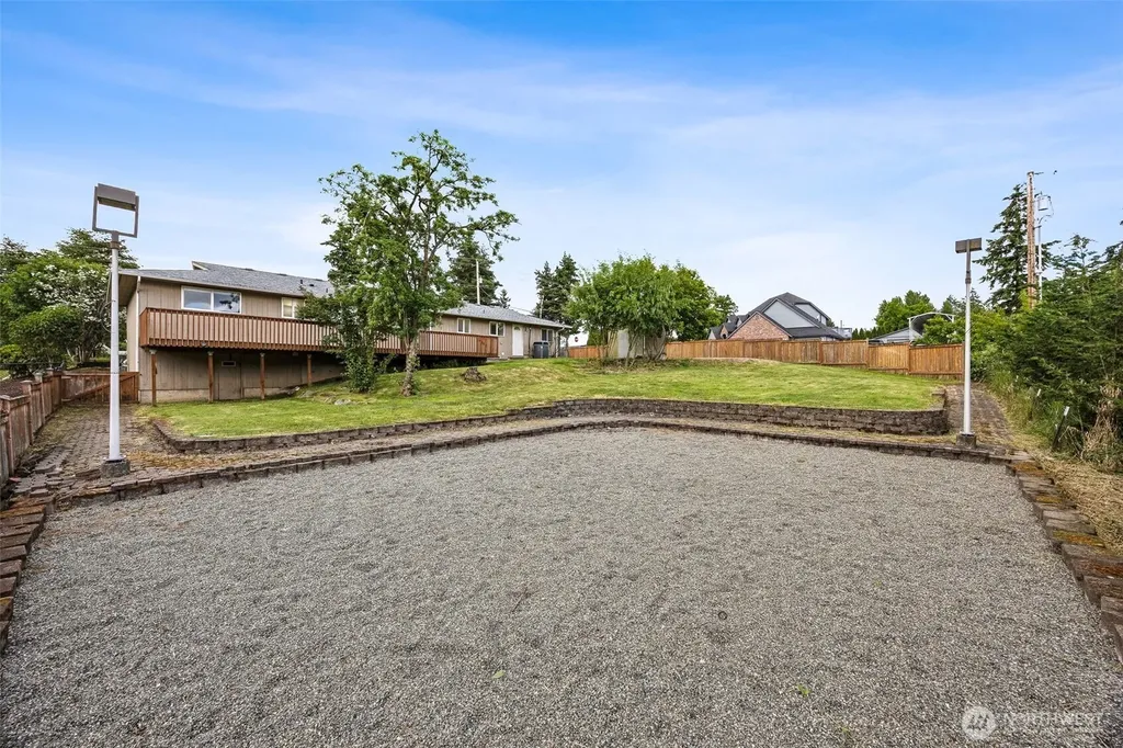 8520 Woodland Avenue E Puyallup WA 98371