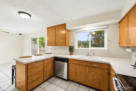 8520 Woodland Avenue E Puyallup WA 98371