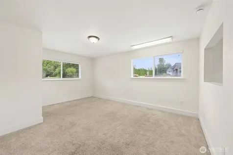 8520 Woodland Avenue E Puyallup WA 98371