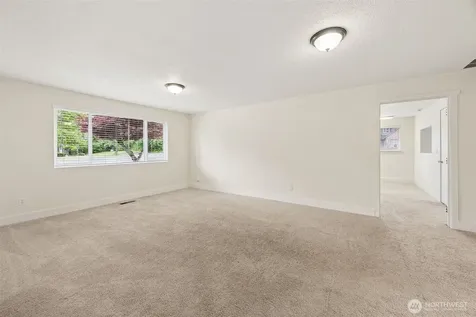 8520 Woodland Avenue E Puyallup WA 98371