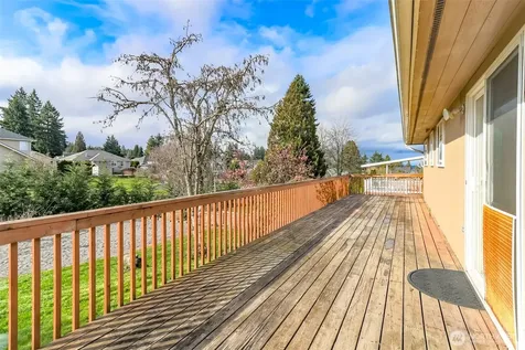 8520 Woodland Avenue E Puyallup WA 98371