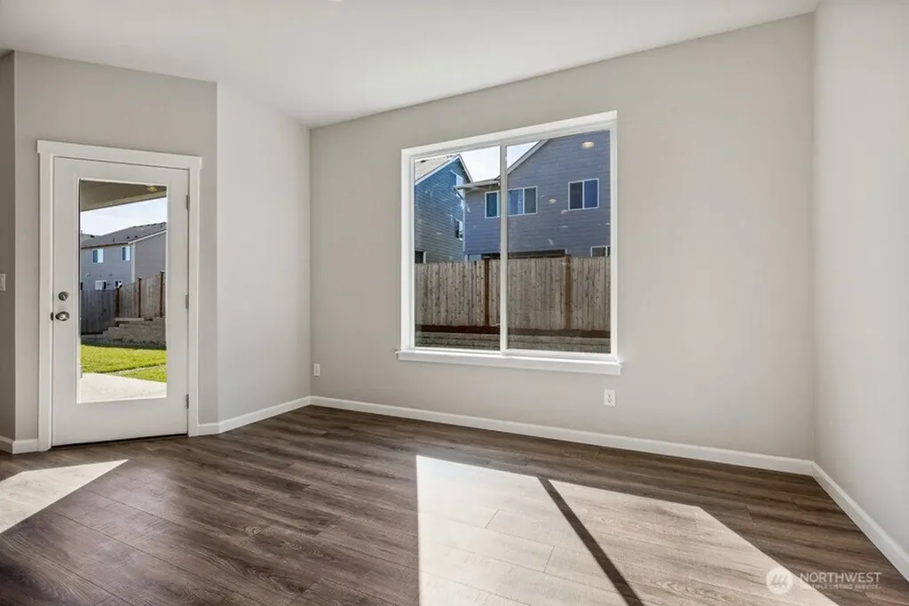 27118 30th Place S Kent WA 98032