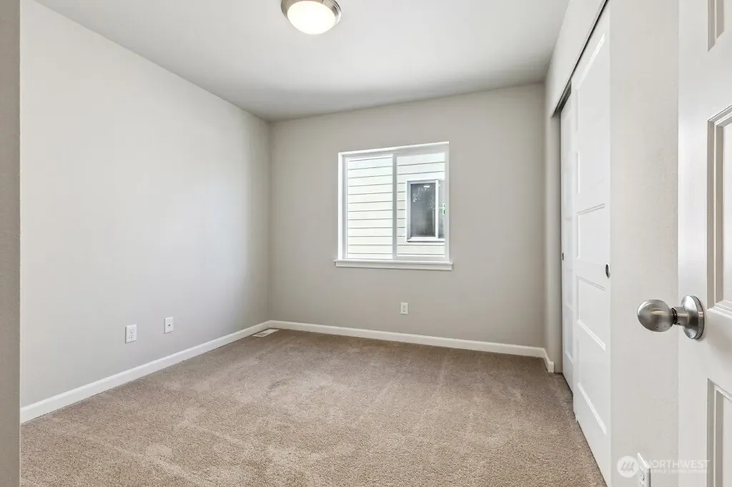 27118 30th Place S Kent WA 98032