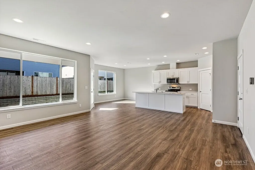 27118 30th Place S Kent WA 98032