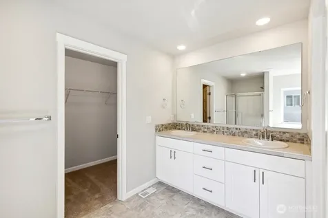 27118 30th Place S Kent WA 98032