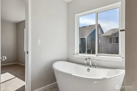 27118 30th Place S Kent WA 98032
