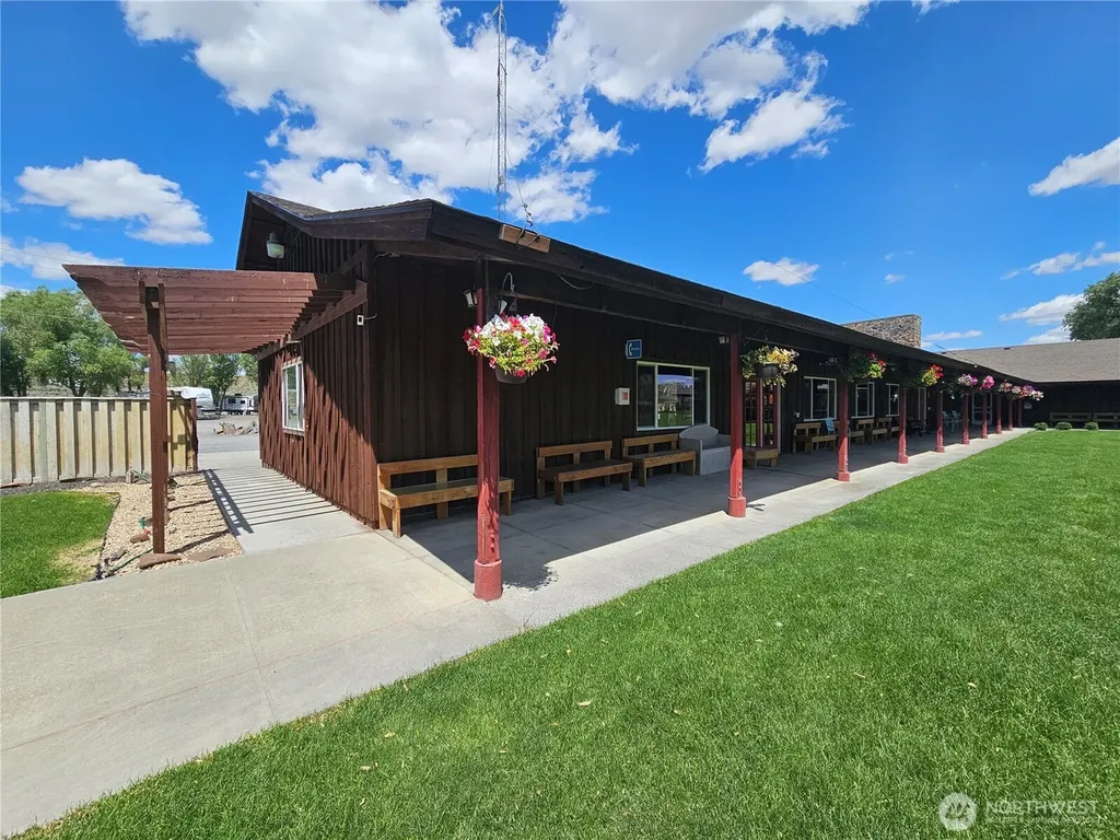 19 Thoroughbred Drive Ephrata WA 98823