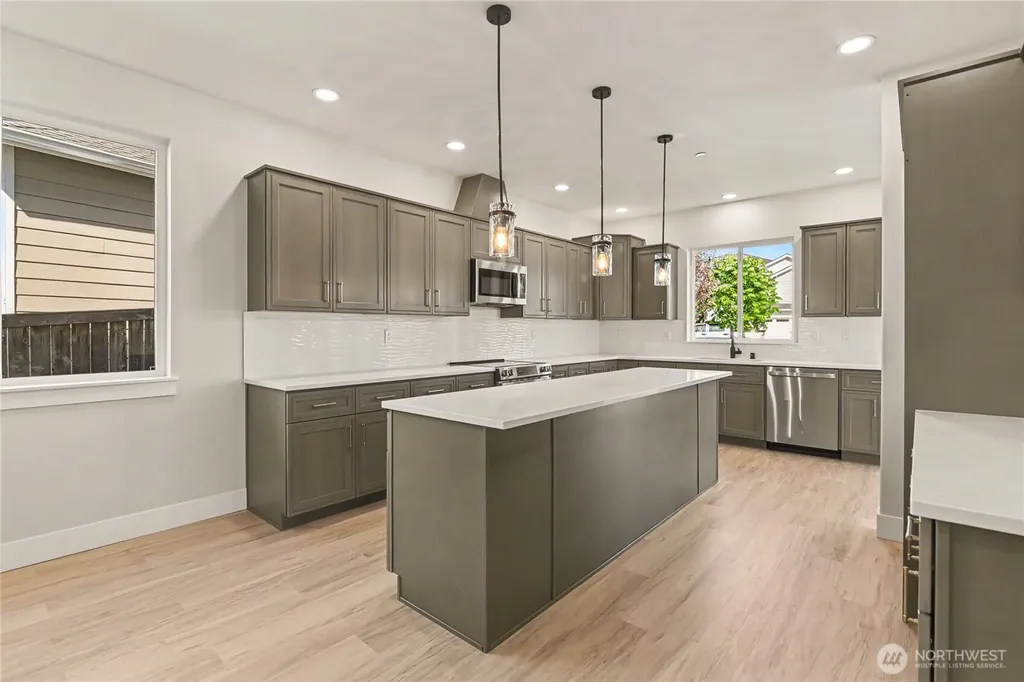 7648 Deschutes Heights Court SE Tumwater WA 98501