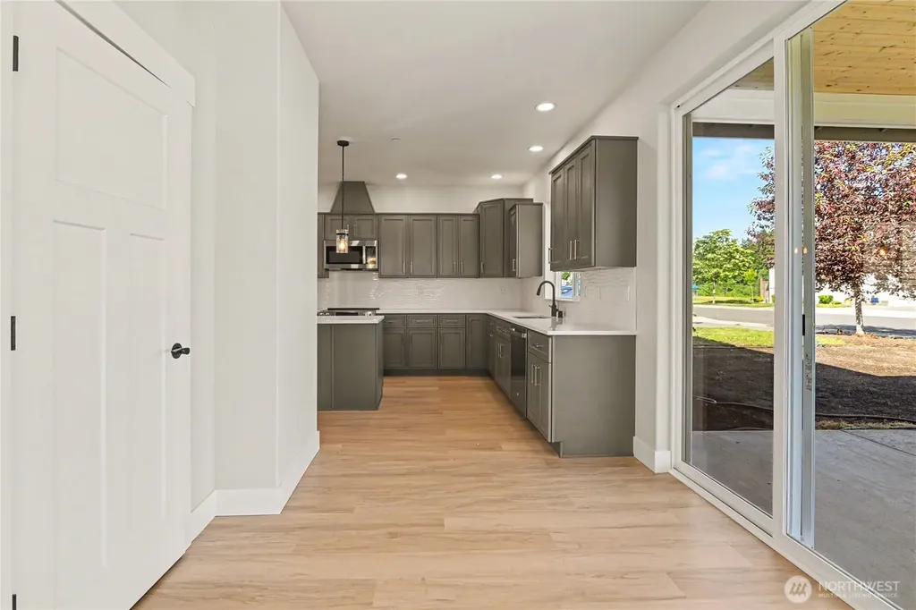 7648 Deschutes Heights Court SE Tumwater WA 98501