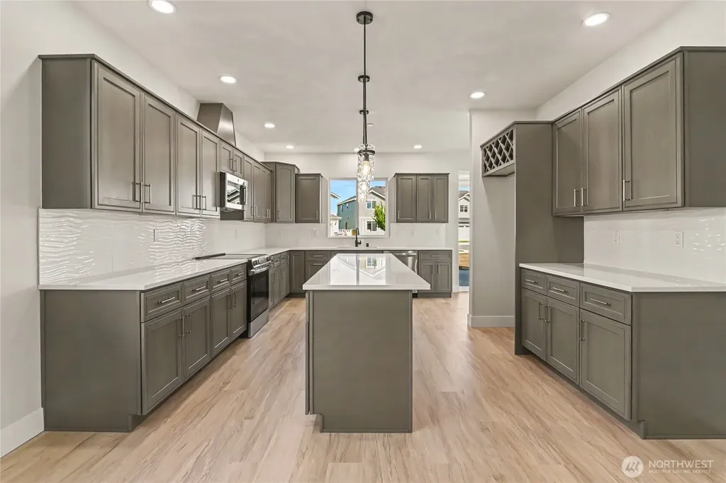 7648 Deschutes Heights Court SE Tumwater WA 98501