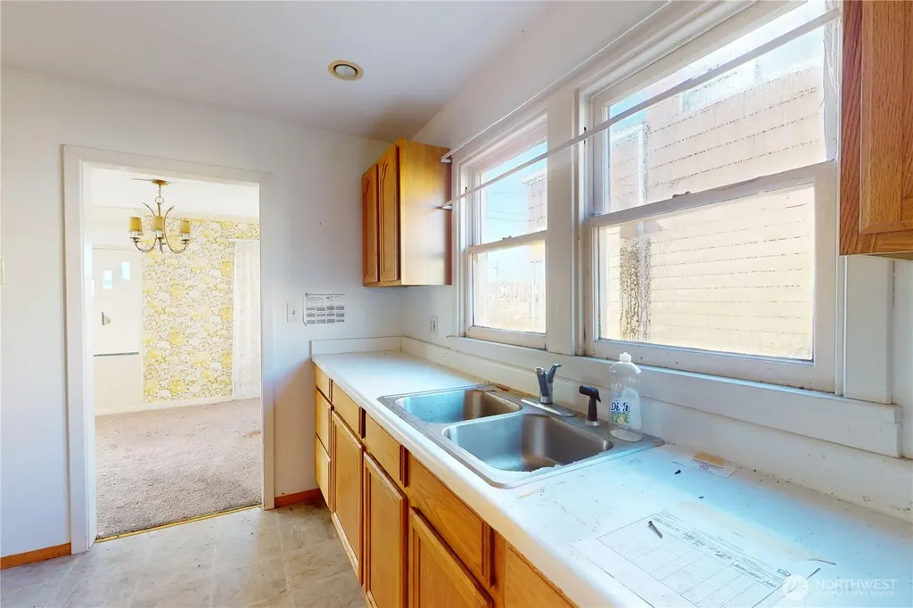 237 Emerson Avenue Hoquiam WA 98550