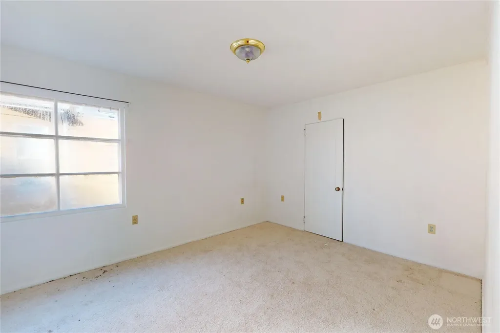 237 Emerson Avenue Hoquiam WA 98550