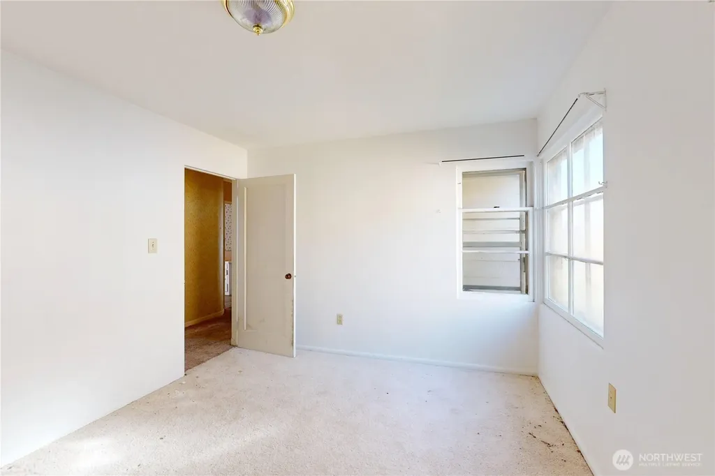 237 Emerson Avenue Hoquiam WA 98550