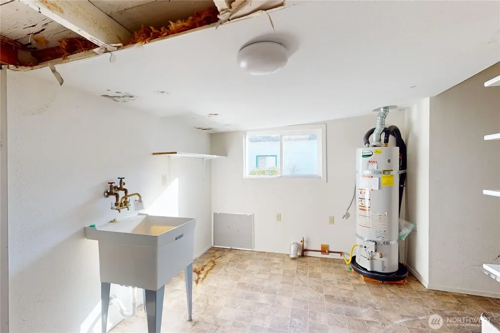 237 Emerson Avenue Hoquiam WA 98550