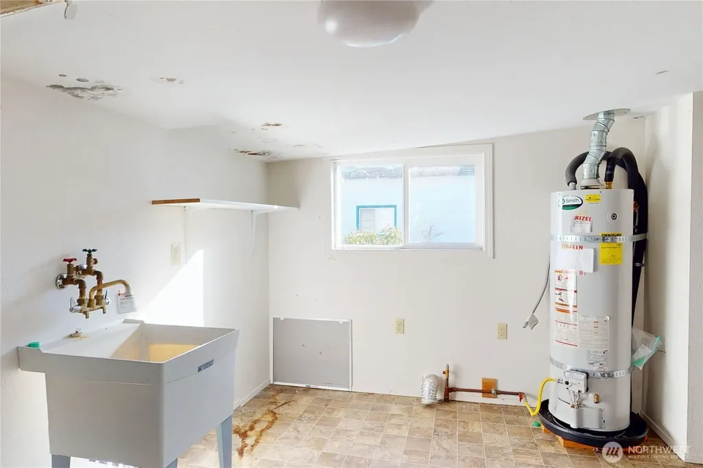 237 Emerson Avenue Hoquiam WA 98550
