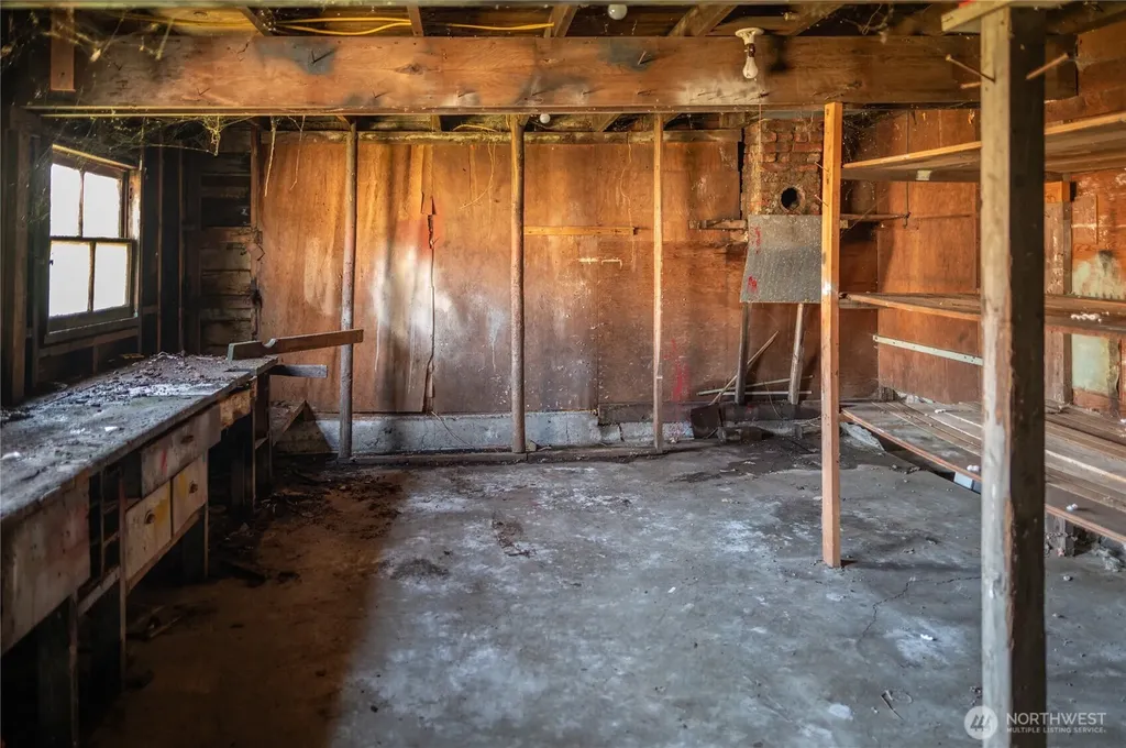 237 Emerson Avenue Hoquiam WA 98550