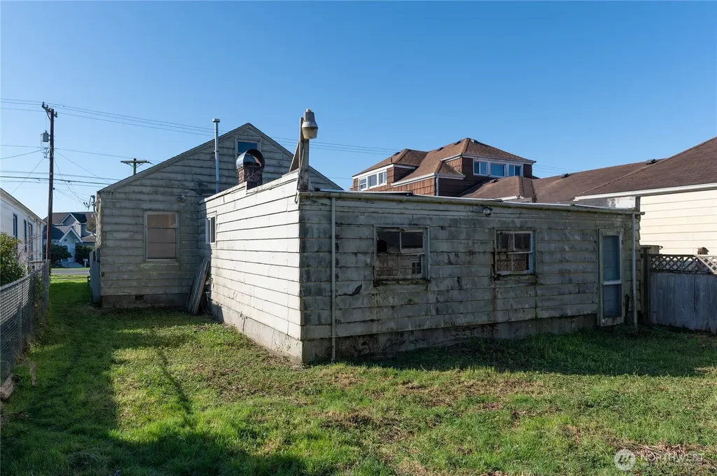237 Emerson Avenue Hoquiam WA 98550
