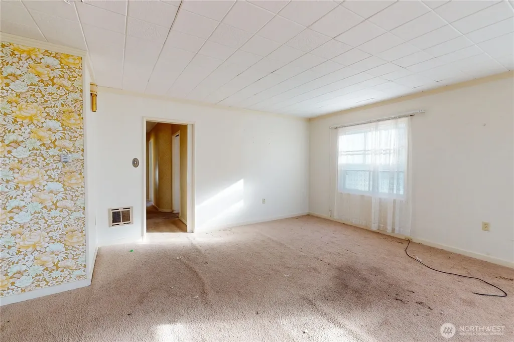 237 Emerson Avenue Hoquiam WA 98550