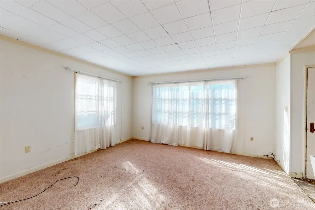 237 Emerson Avenue Hoquiam WA 98550