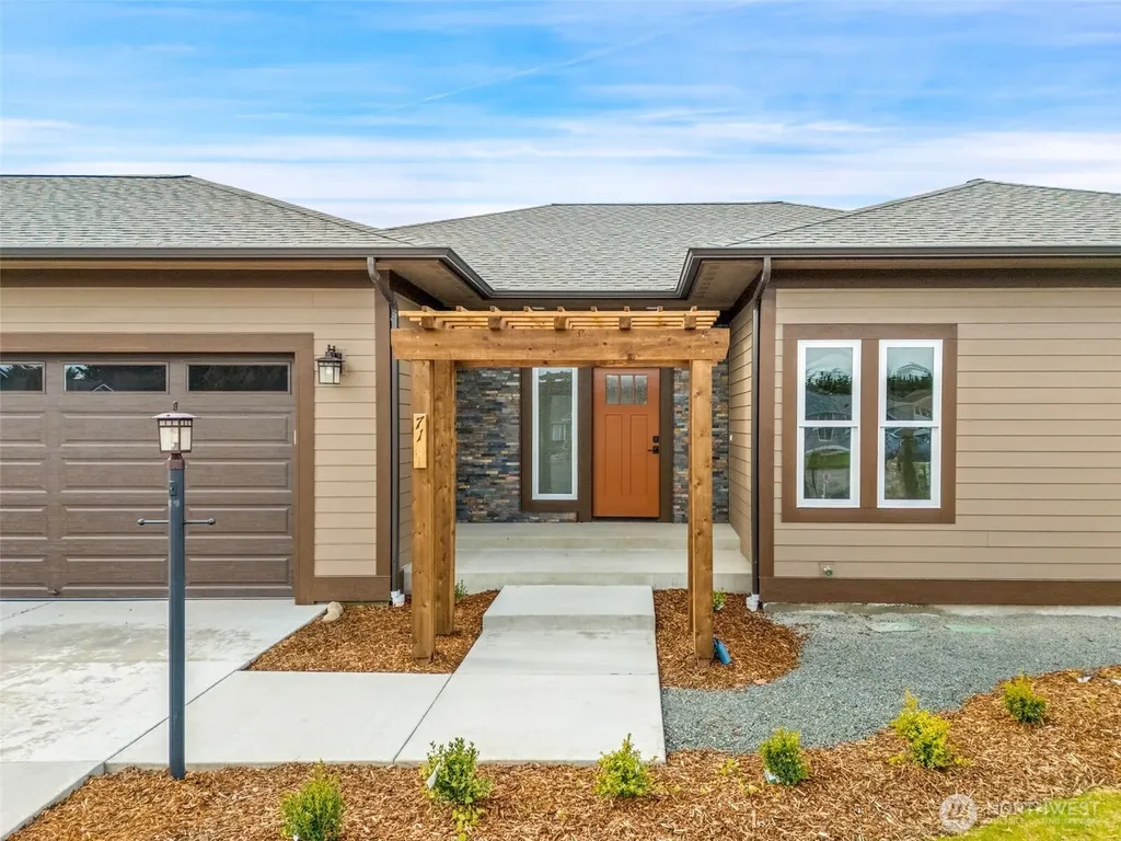 71 Heron Way Sequim WA 98382