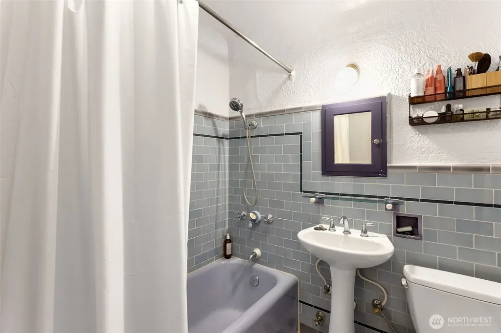 1101 17th Avenue Seattle WA 98122