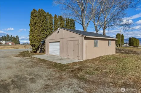 22 Kermel Road Omak WA 98841